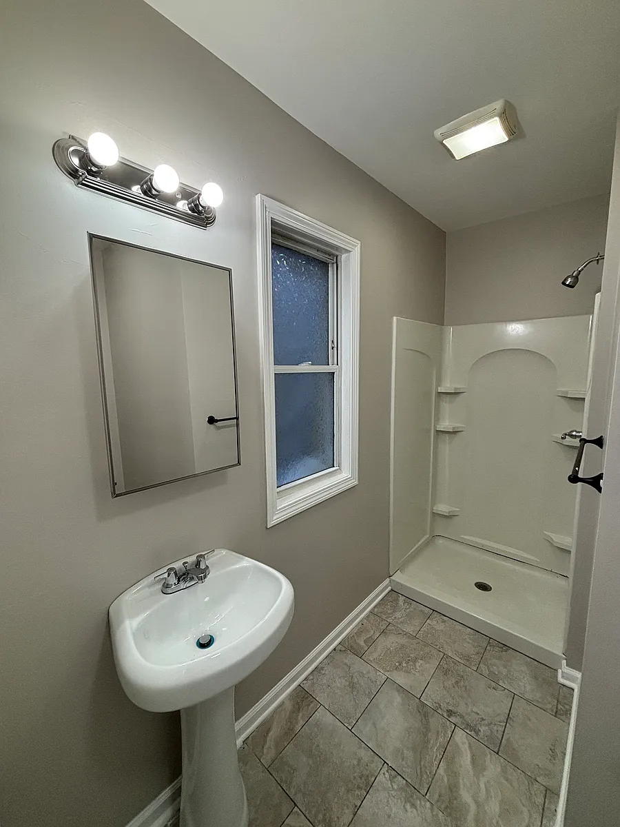 Building Photo - 246 1st Ave #2