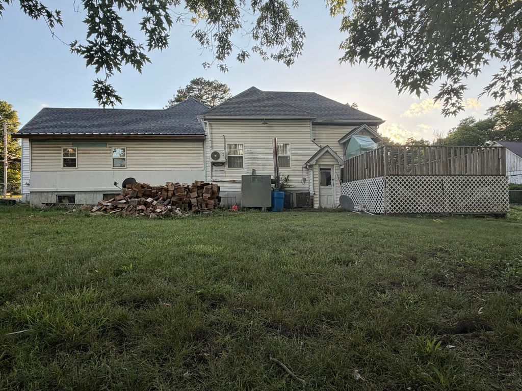 207 Broadway Street, Alton, MO - View 5
