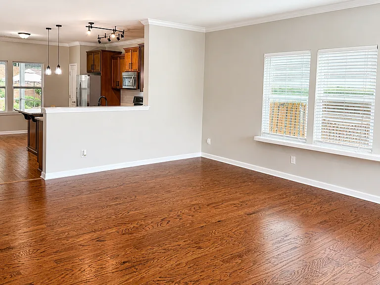 104 Isabella Ct — Photo 3