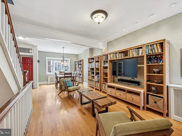 2410 S Camac St, Philadelphia, PA 19148