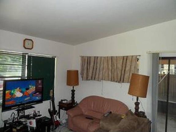3rd image of 3513 Tarpon Dr
