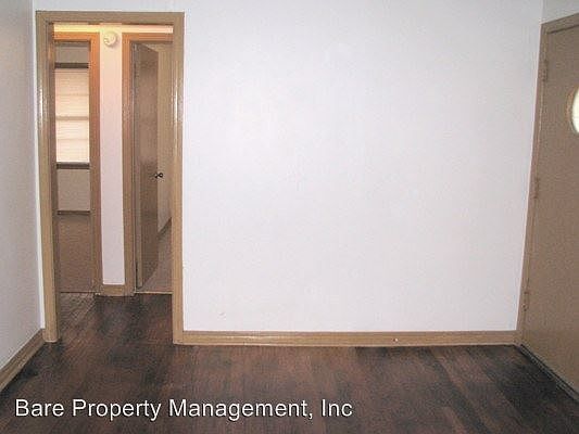 5th image of 1137 E Lindsey St
