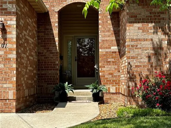901 Texas Pl, Clinton, MO 64735