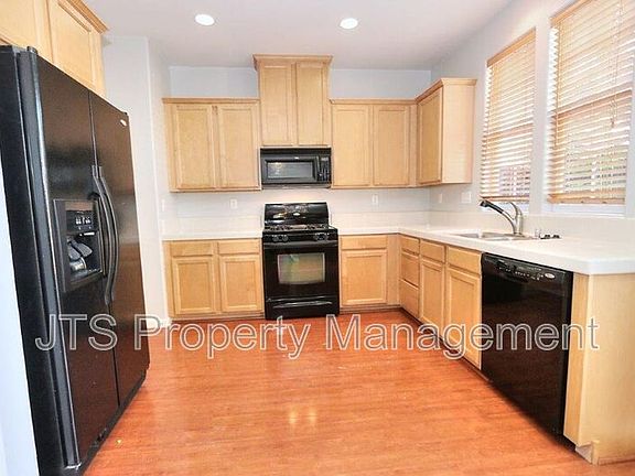 3rd image of 8500 Cortina Cir