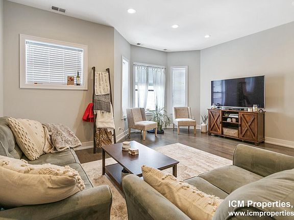 4th image of 849 W Lill Ave APT P