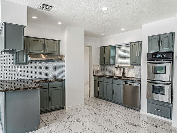 2nd image of 9227 Vickijohn Dr