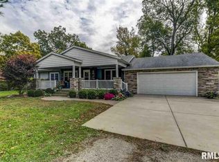 3420 Woodhaven Dr, Springfield, IL 62712