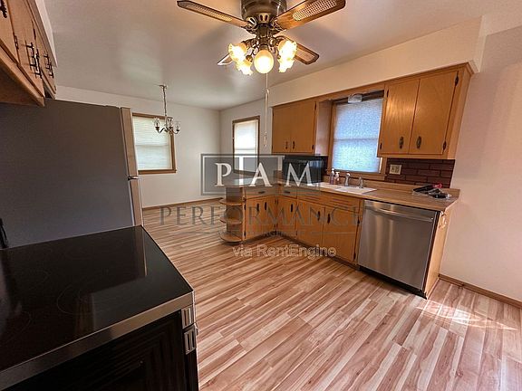 3rd image of 2517 W Halsey Ave
