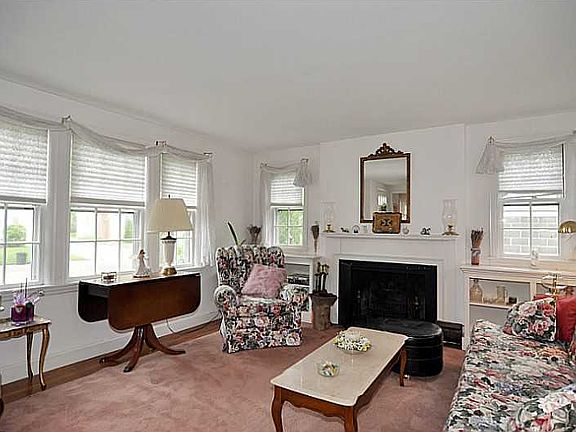 2nd image of 38 Puritan Dr