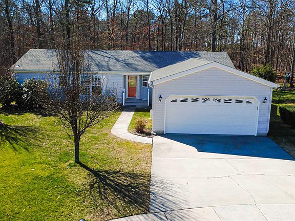 2nd image of 47 Baltusrol Dr
