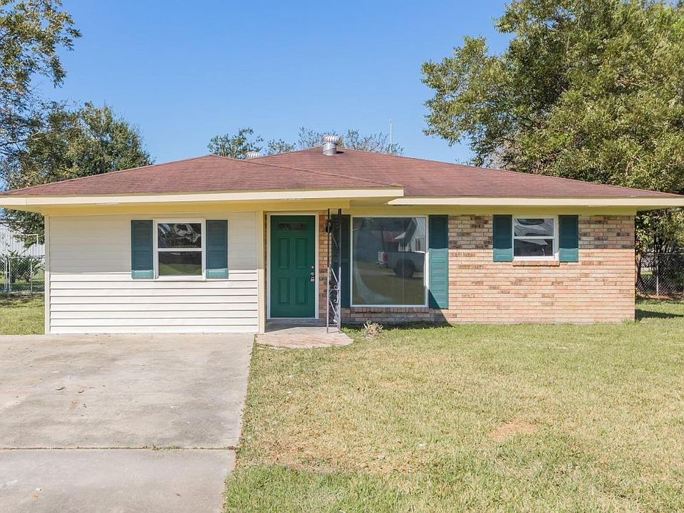 1st image of 489 Tauzin St