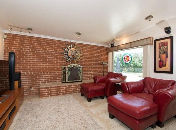 3rd image of 1525 W Calle Kino