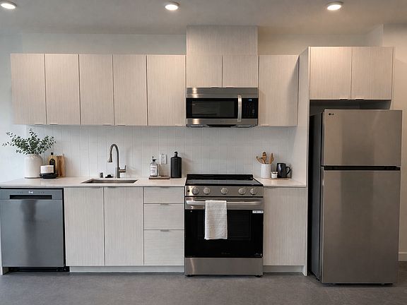 4th image of 4428 Burke Ave N #201