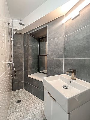 3rd image of 336 W 17th St APT 4C