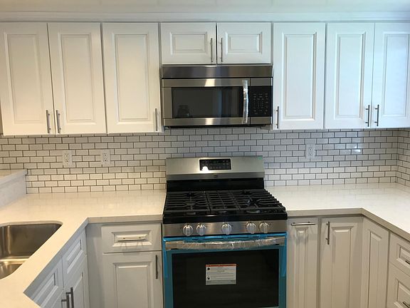 4th image of 425 S Stoneman Ave #101