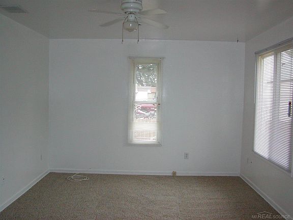 4th image of 26671 Pattow St