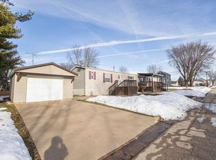 623 Jackson St, Cuba City, WI 53807