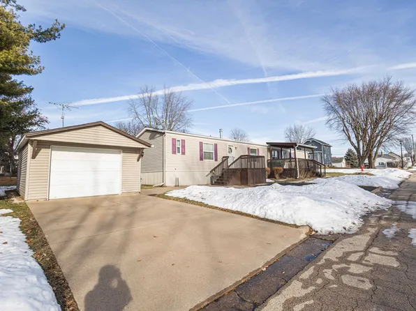 623 Jackson St, Cuba City, WI 53807