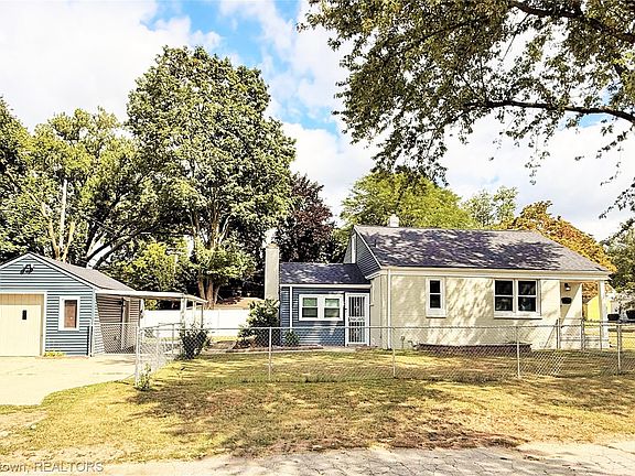 2nd image of 16503 Five Points St