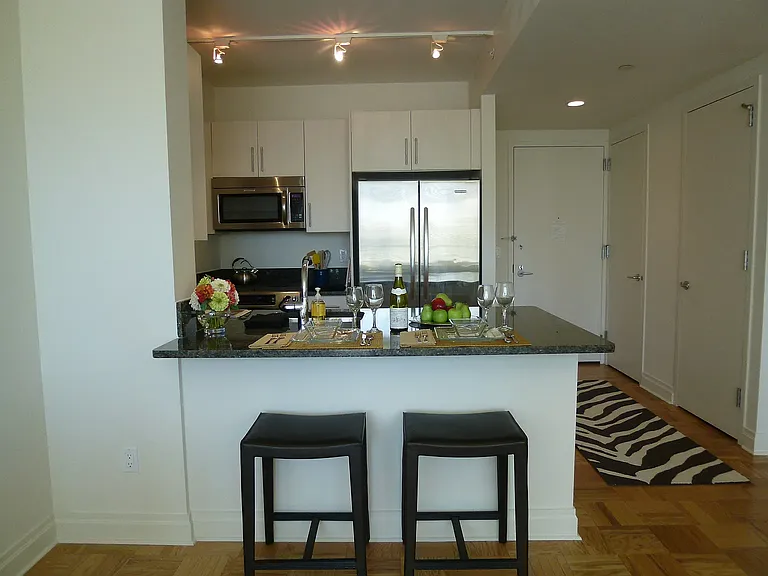 1510 Lexington Ave #10G — Photo 6