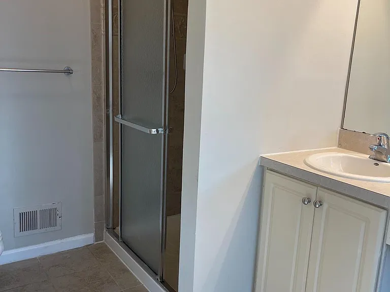 36 Hoover Ave — Photo 16