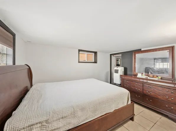 4616 Meadowview Avenue image 14 of 29