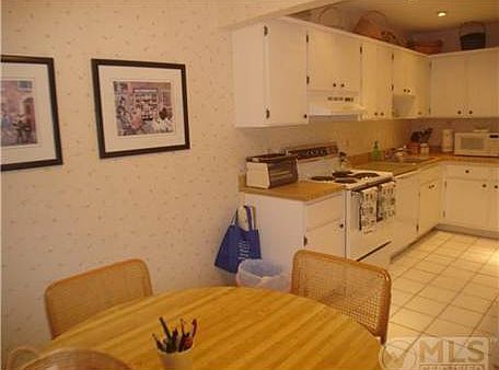 2nd image of 24 Stratford Dr APT F