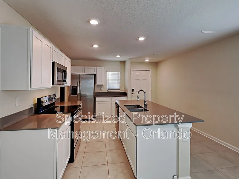 3 bed, 2.0 bath, 1260 sqft, $1,950 — Photo 4