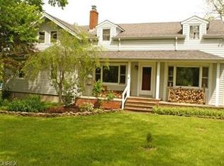 4193 Giles Rd, Moreland Hills, OH 44022