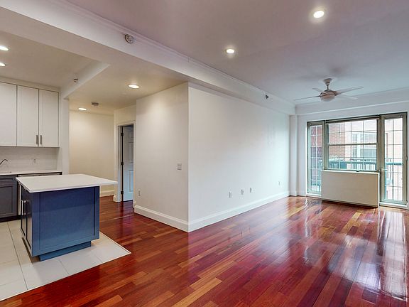 3rd image of 163 Saint Nicholas Ave APT 6A