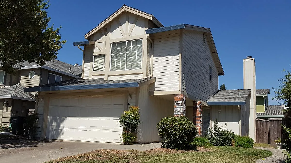 447 Blue Dolphin Way photo 1