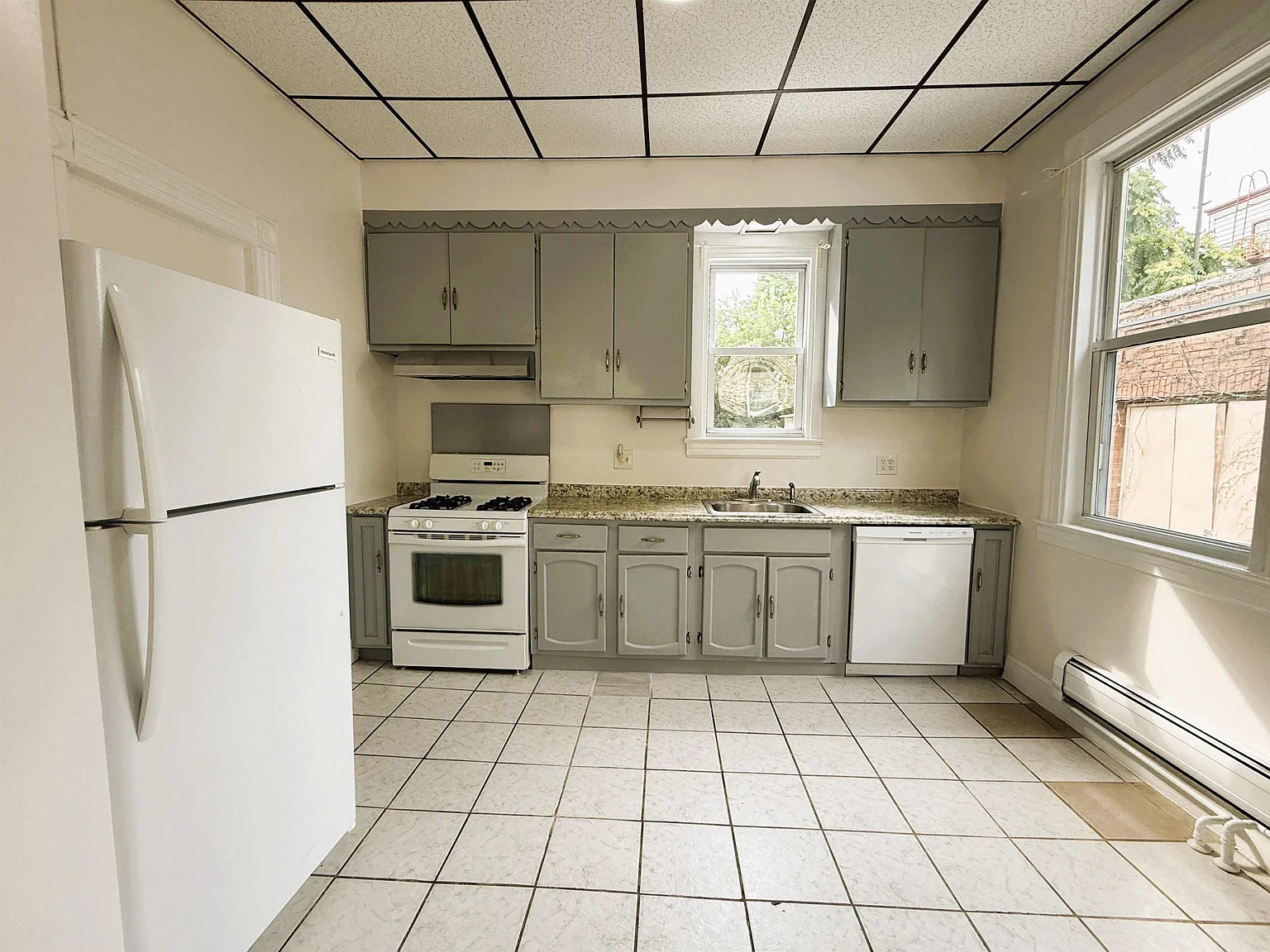 3 bed, 2.0 bath, $3,050 — Photo 2