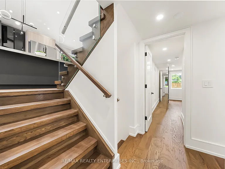 1495 Thetford Ct — Photo 25