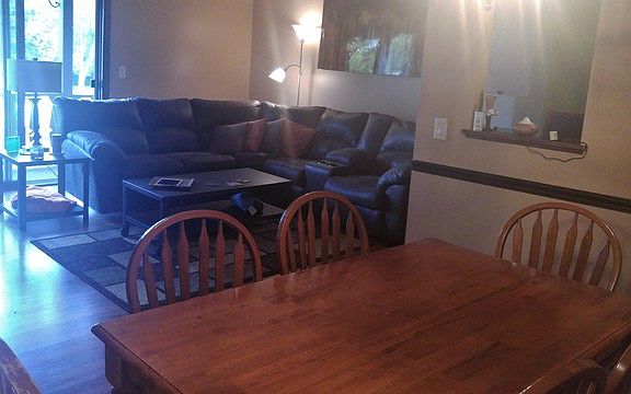 3rd image of 421 Manor Ct Unit D