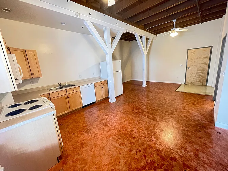 15 1/2 S Jefferson St #1 — Photo 4