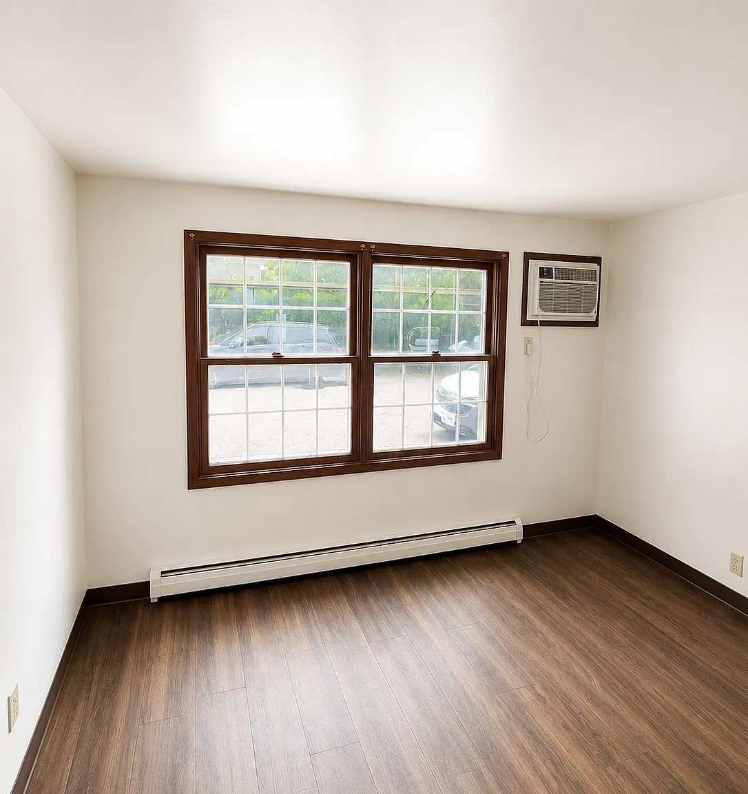 545 Prospect Circle - 4 — Photo 2