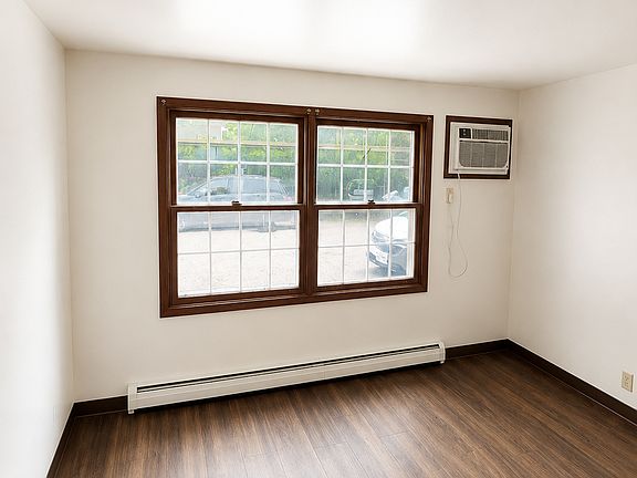 2nd image of 545 Prospect Cir APT 4