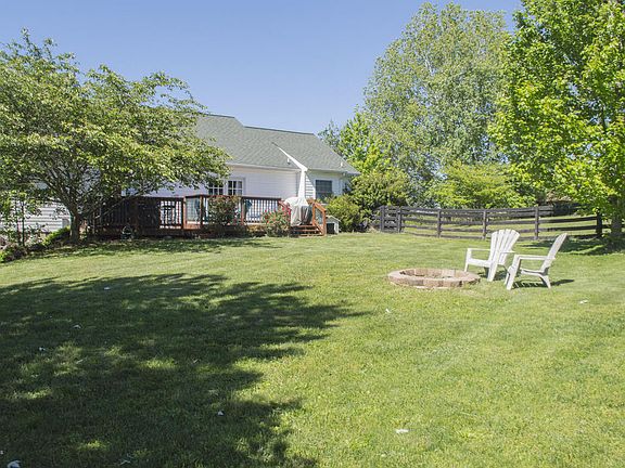 3rd image of 303 Royal Ln