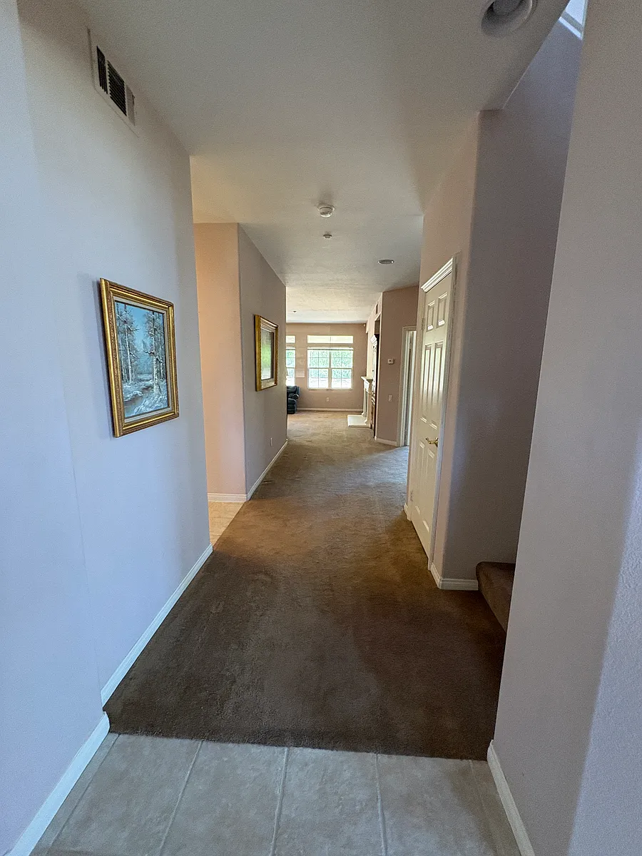 Building Photo - 524 Golden West Dr
