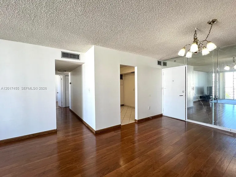 2801 NE 183rd St #1914W — Photo 10