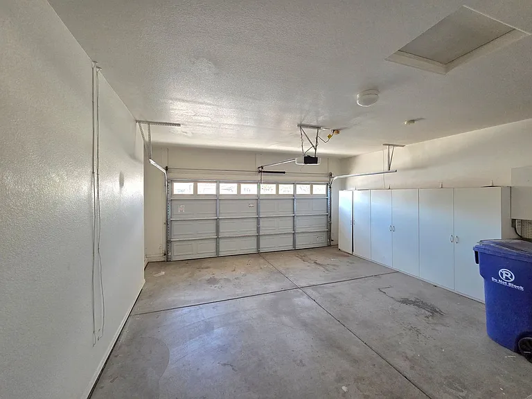 609 W Rio Vista Ln — Photo 22