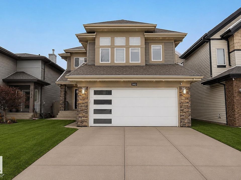 1st image of 942 Chahley Cres NW
