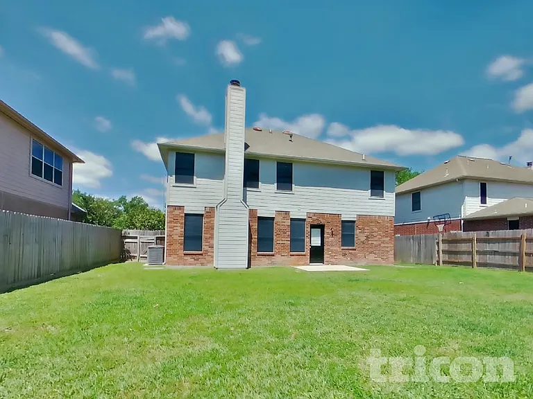 18810 Woodbreeze Dr — Photo 18