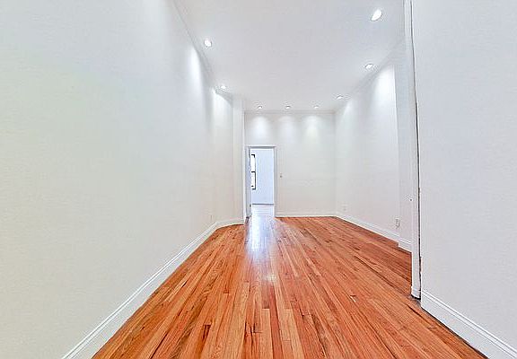 4th image of 401 E 90th St APT 5N