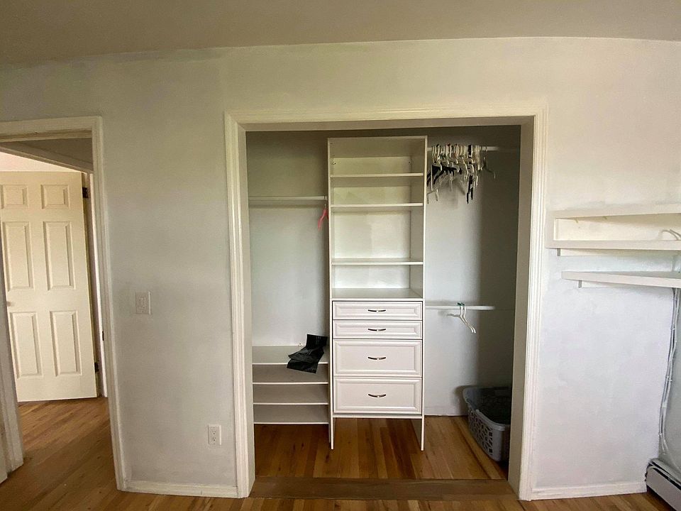 1st image of 189 Eltingville Blvd