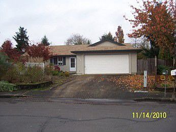 1st image of 2711 SE Brent St