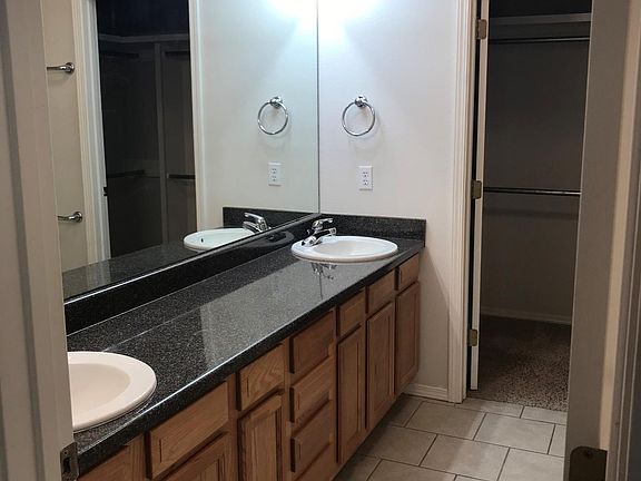 4th image of 1829 N Dr Mlk Jr Blvd APT B