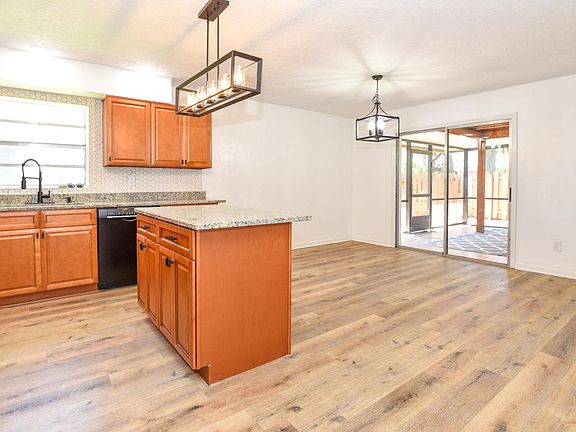 2nd image of 151 Sweetgum Ln