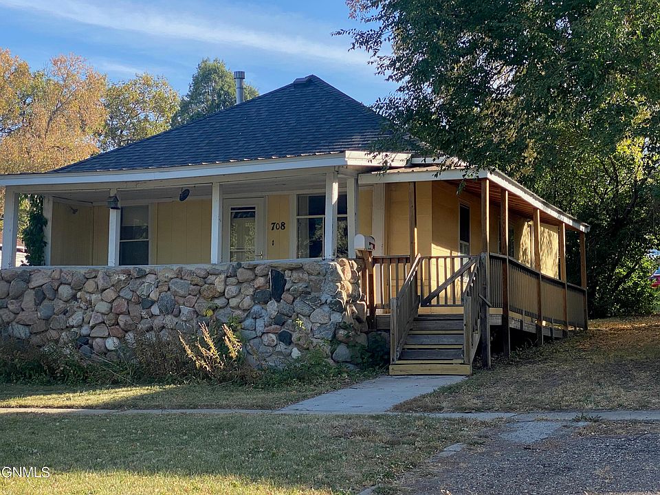 1st image of 708 5th Ave NW