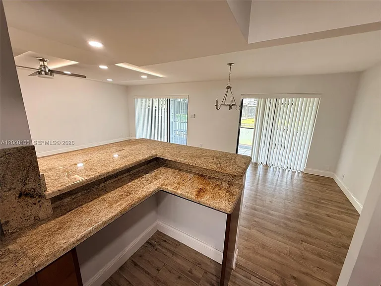 9717 N New River Canal Road 406 #406 — Photo 13